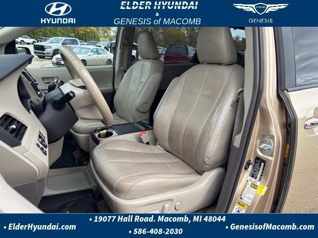 2014 Toyota Sienna XLE 8 Passenger