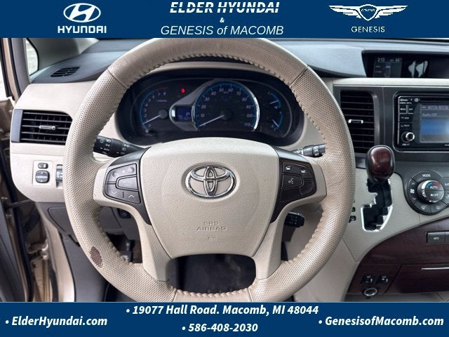 2014 Toyota Sienna XLE 8 Passenger