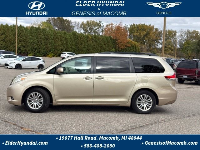 2014 Toyota Sienna XLE 8 Passenger