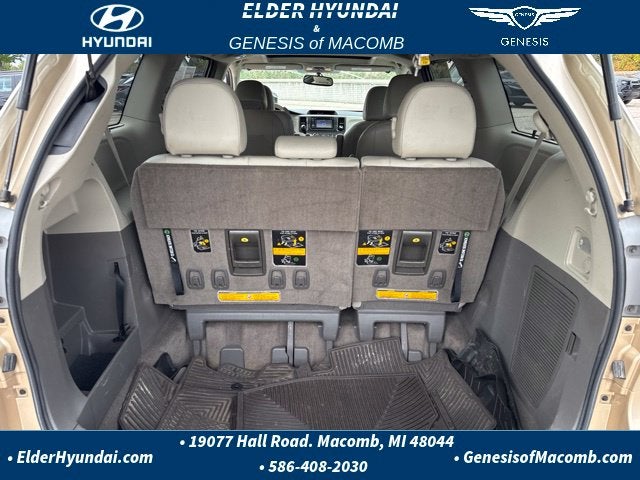 2014 Toyota Sienna XLE 8 Passenger