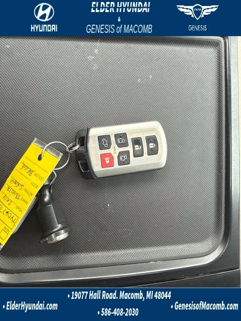 2014 Toyota Sienna XLE 8 Passenger
