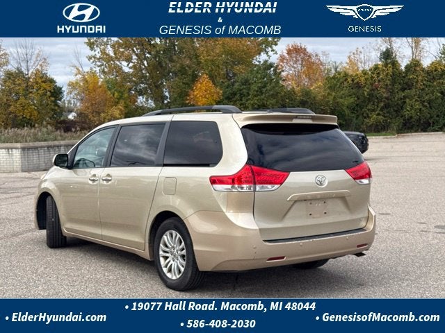 2014 Toyota Sienna XLE 8 Passenger