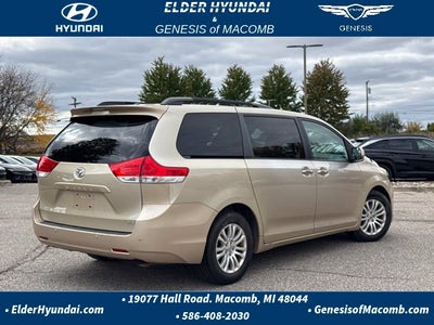 2014 Toyota Sienna XLE 8 Passenger