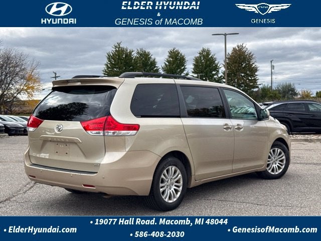 2014 Toyota Sienna XLE 8 Passenger