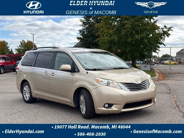 2014 Toyota Sienna XLE 8 Passenger